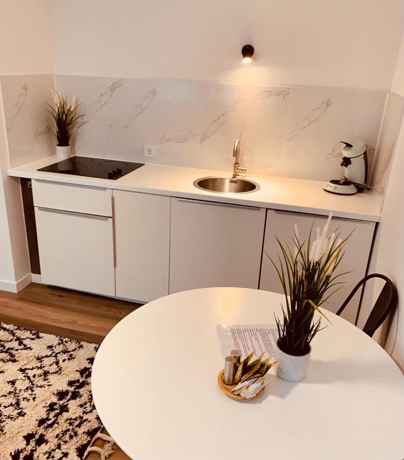 Gaestehaus Zur Uni Klinik Exklusives Apartment Mit Kueche Und Badezimmer Homburg  Dış mekan fotoğraf