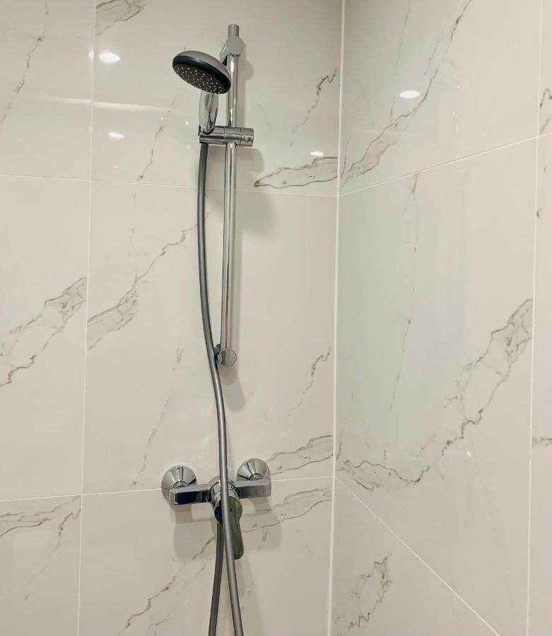 Gaestehaus Zur Uni Klinik Exklusives Apartment Mit Kueche Und Badezimmer Homburg  Dış mekan fotoğraf