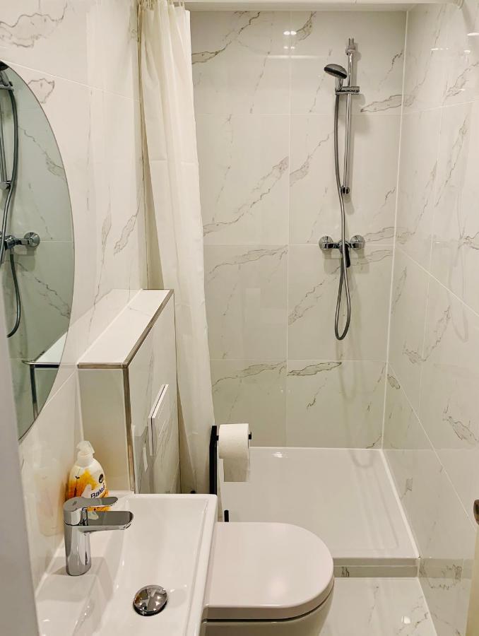 Gaestehaus Zur Uni Klinik Exklusives Apartment Mit Kueche Und Badezimmer Homburg  Dış mekan fotoğraf